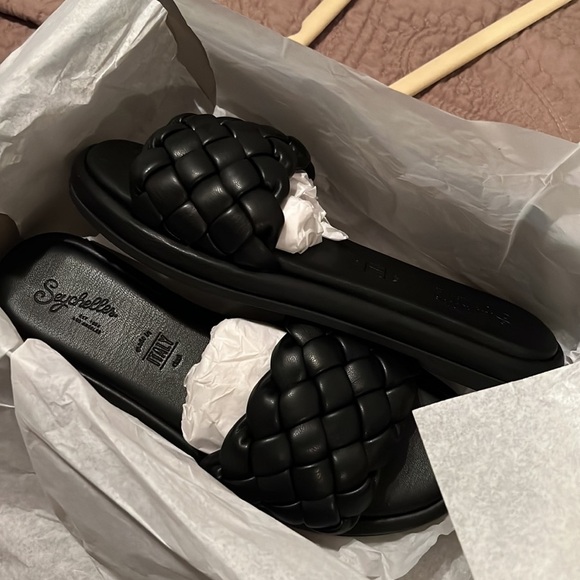 49. Seychelles Bellisima Slide Sandal in Black, Size 7.5 - Picture 5 of 15
